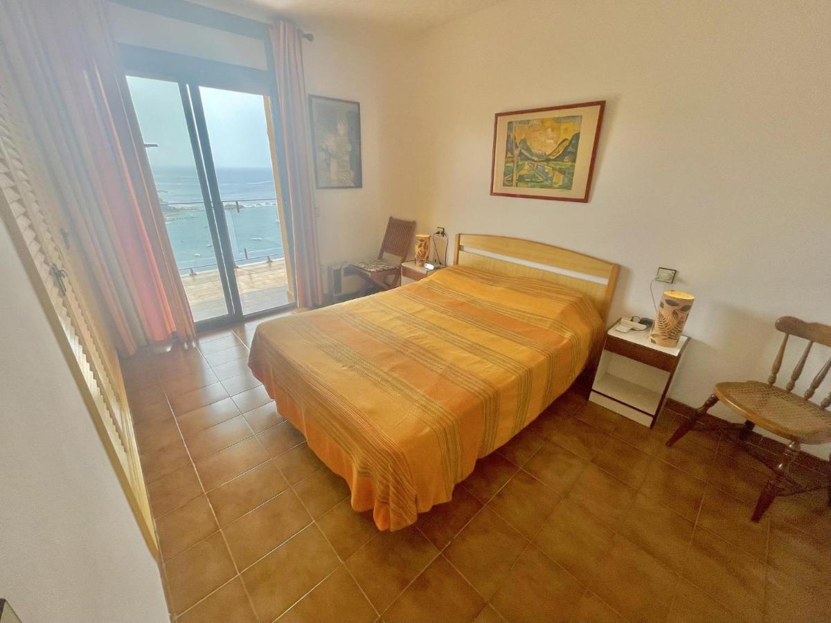 Saint Jacques A3 * Roses